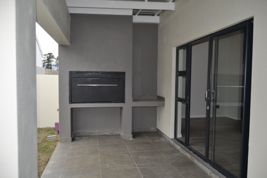 3 Bedroom Property for Sale in Somerset Lakes Western Cape